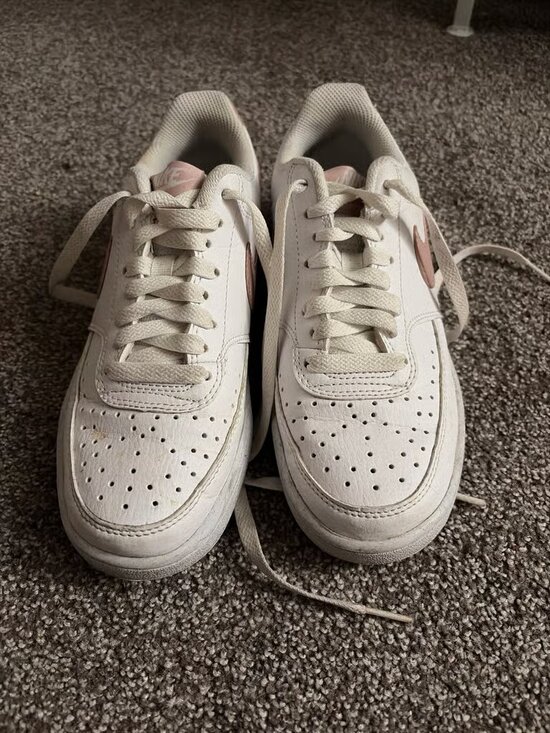 Shoes - Women's Low-Top Basketball Shoes